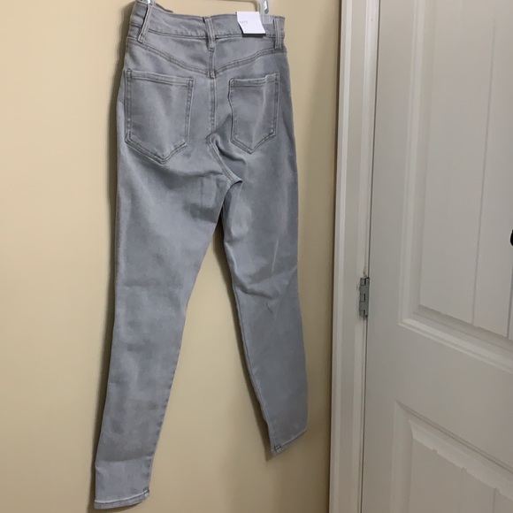 High waisted skinny jeans. Brand new. - Picture 3 of 8